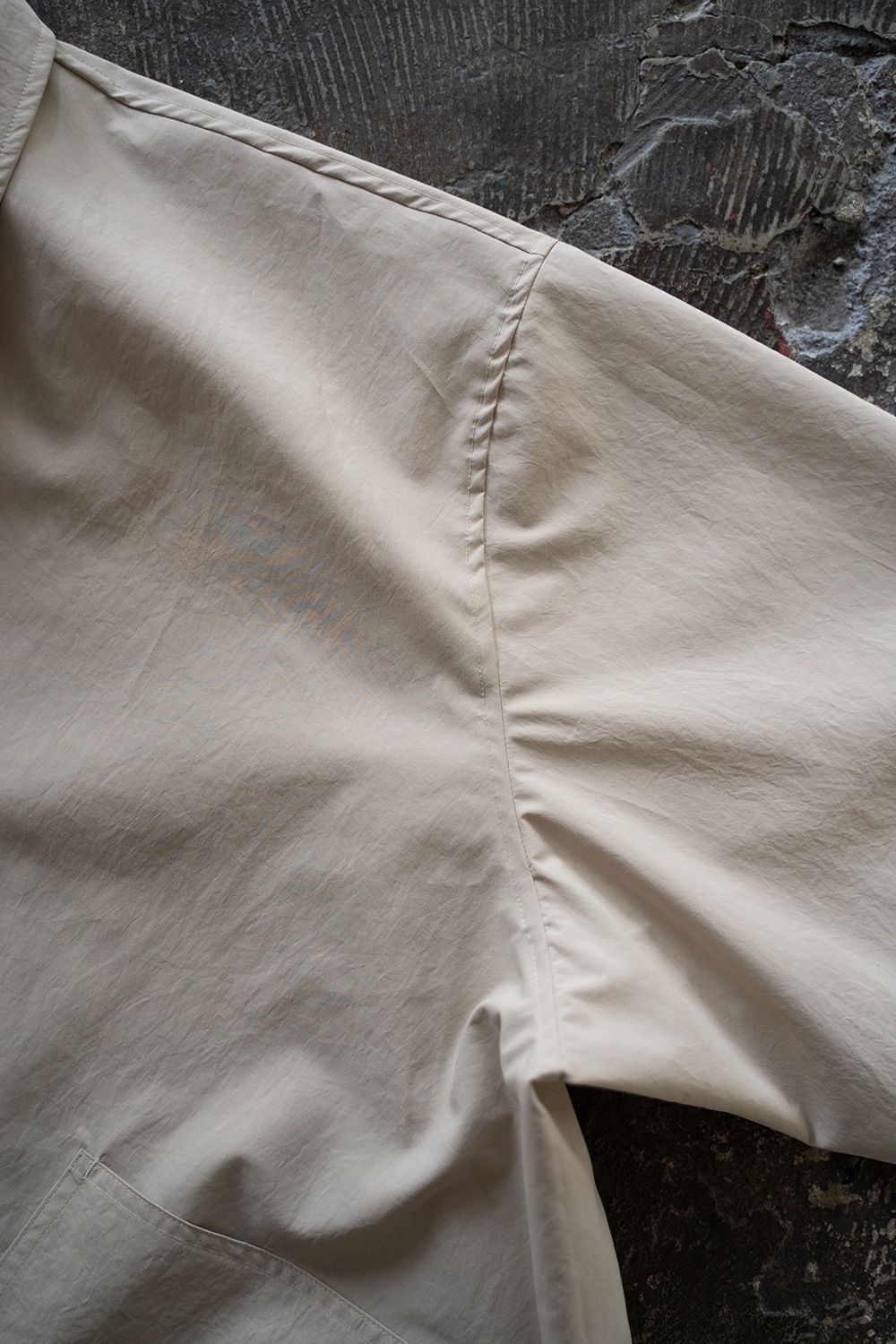 【ラスト1点】【25SS】エアリーポリエステルハーフコート(LIGHT BEIGE)