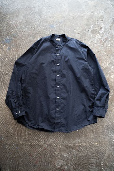 【ラスト1点】【22AW】スビンコットンタイプライターバンドカラーシャツ(NAVY)