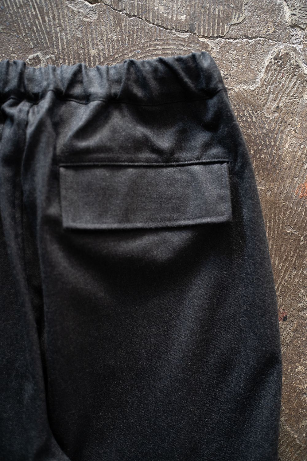 【25AW】サキソニーイージーパンツ(CHARCOAL)