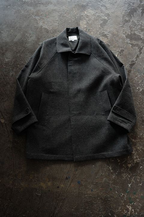 【26AW】ウール×シルクステンカラーハーフコート(GREY)