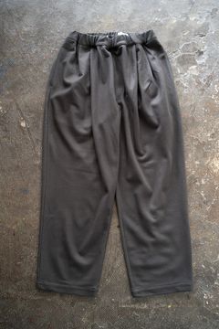 【ラスト1点】【24AW】ウールジャージー2タックイージーパンツ(BROWN CHARCOAL)
