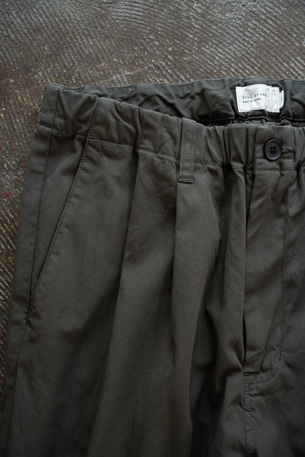 【26SS】ガーメントダイ2タックテーパードパンツ(DARK OLIVE)
