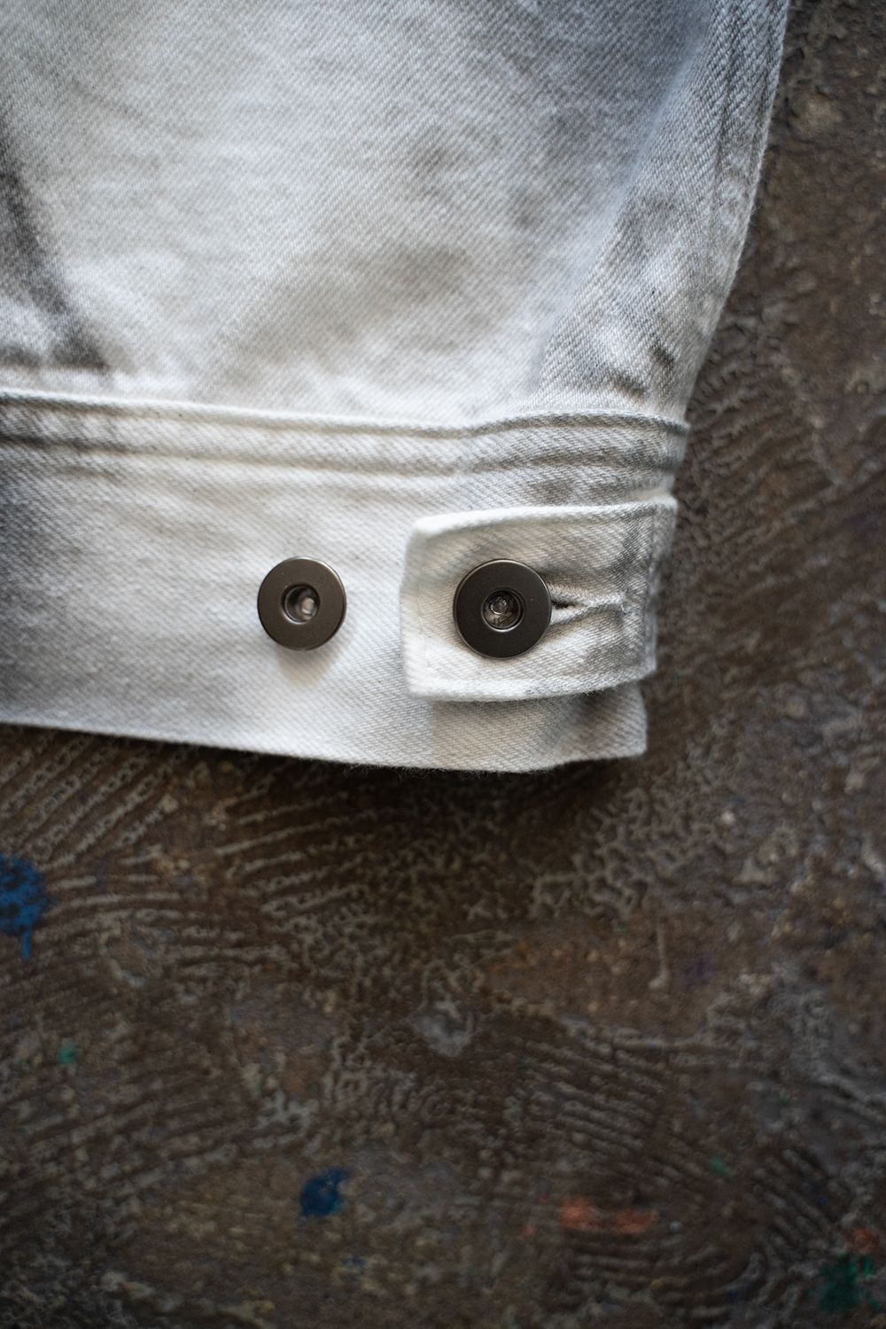 juha - 【ラスト1点】【25SS】Spray Short Denim Jacket juha - 【ラスト1点】【25SS】Spray Short Denim Jacket