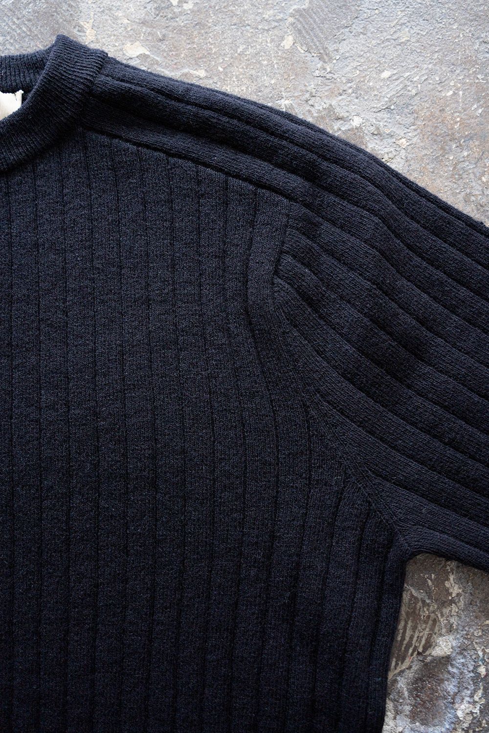 Hard twisted Shetlandwool RIB saddle shoulder crew neck sweater(NAVY)