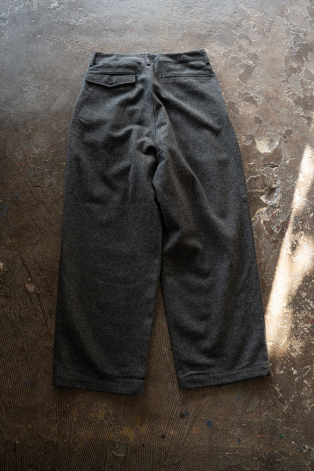 【26AW】ウール×ナイロンワンタックパンツ(GRAY)
