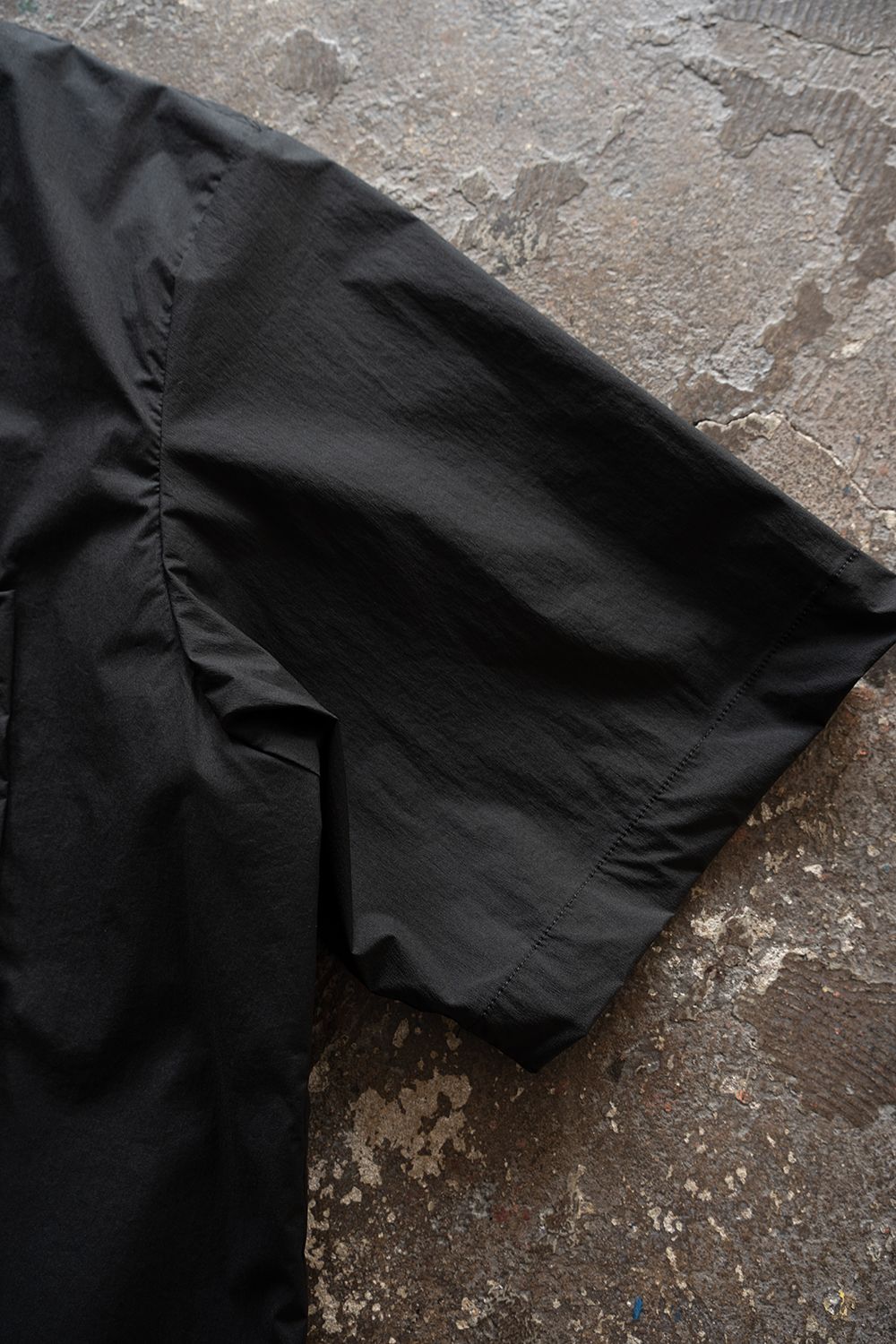 【26SS】ストレッチナイロン半袖シャツ(BLACK)