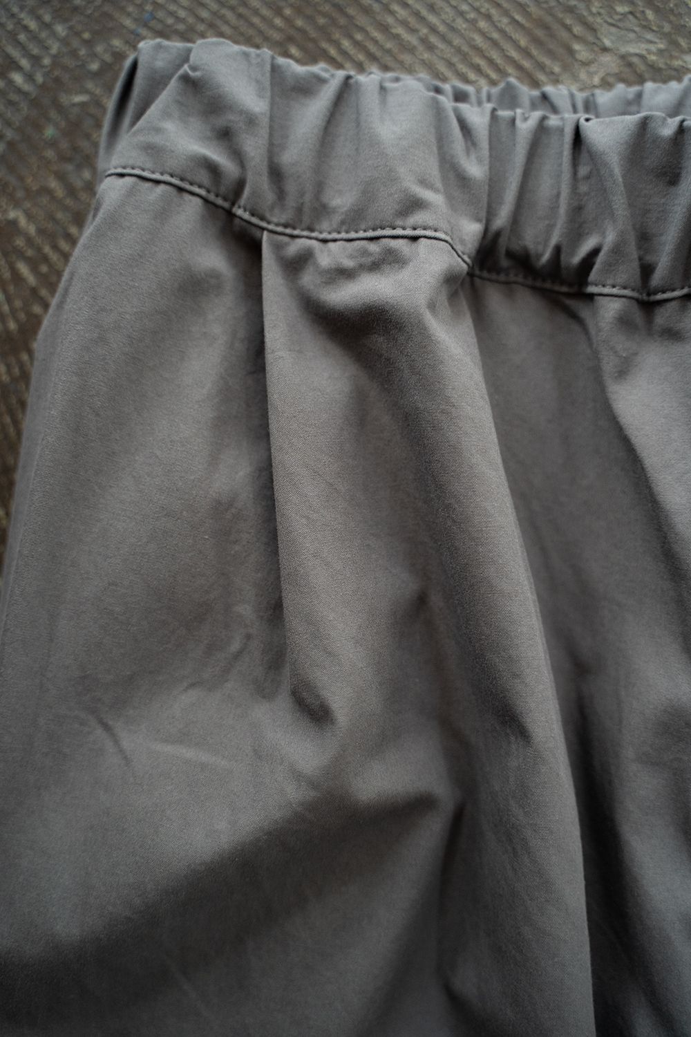 【ラスト1点】【24AW】ディープタックイージーパンツ(SLATE GRAY)