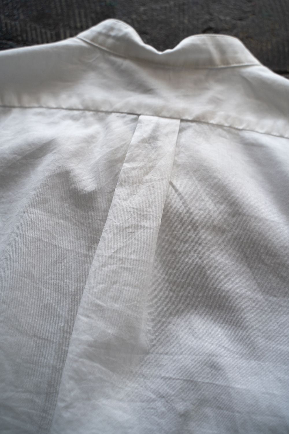 【ラスト1点】【22SS】シルク混両胸ポケットバンドカラーシャツ(WHITE)