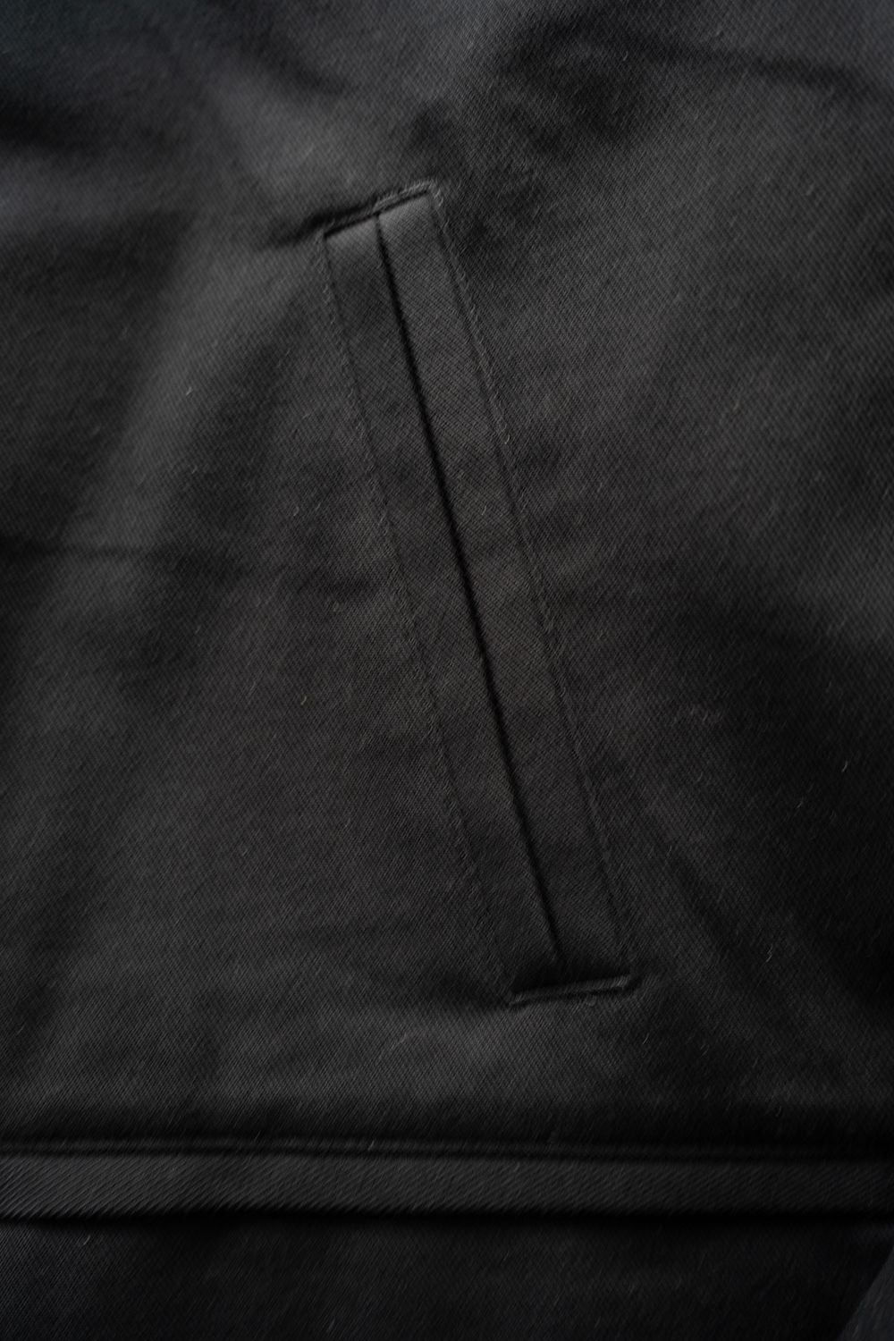 【25AW】コットン×ポリエステルショートブルゾン(BLACK)