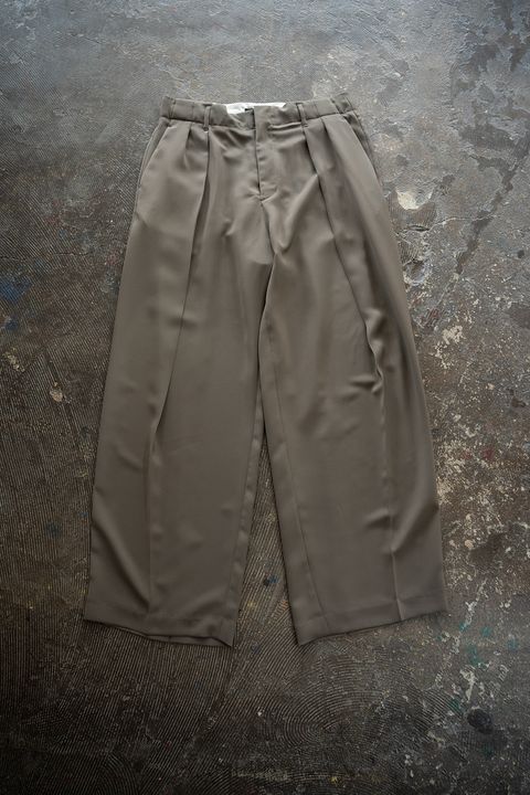 【26SS】PE Drape Double Tuck PT/ポリエステルドレープWタックパンツ(KHAKI)