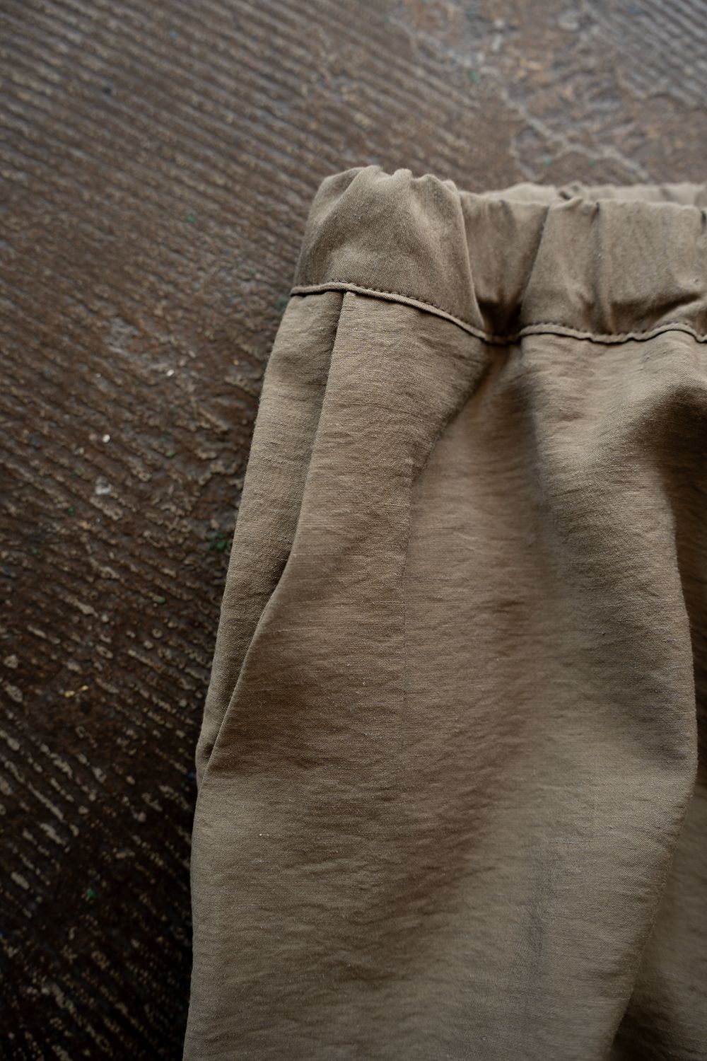 【26SS】レーヨン×リネンイージーパンツ(KHAKI BEIGE)
