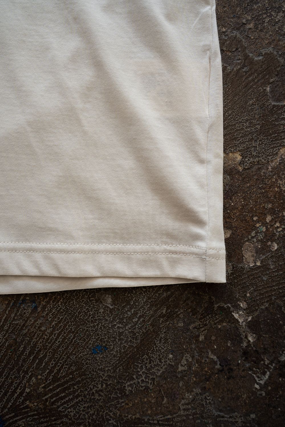 【26SS】シルクスクリーンプリントTシャツ(LIGHT BEIGE)