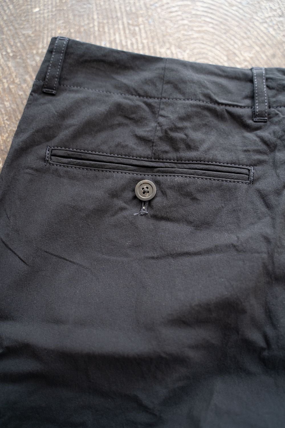 強撚コットンセンタープレススラックス(DARK NAVY)
