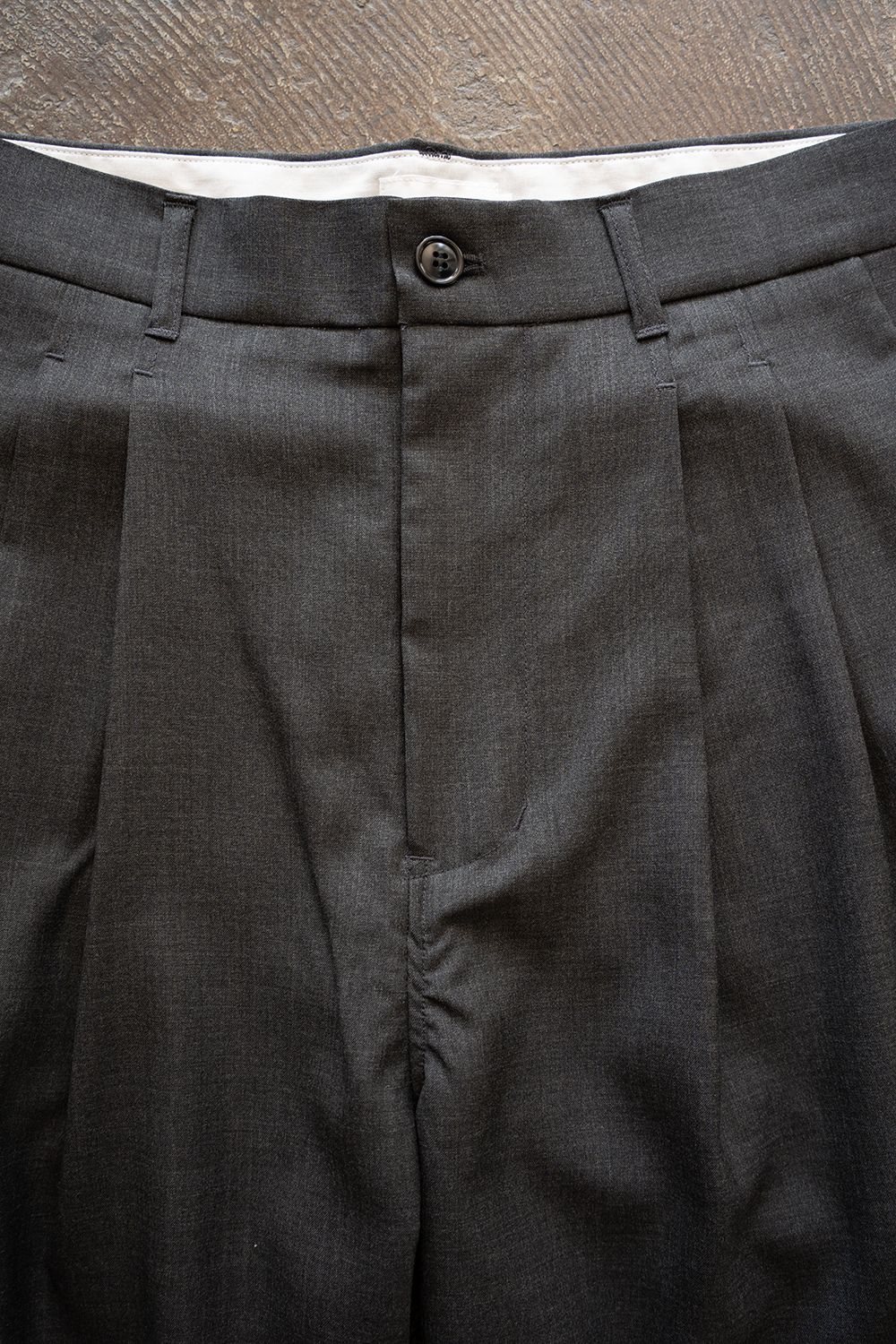 【26SS】Super120'sウールハーフパンツ(CHARCOAL)