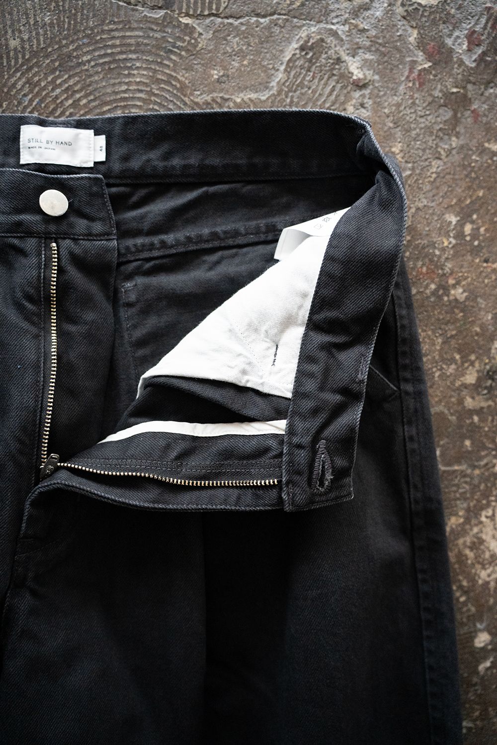 【25AW】フェードカラーデニムワンタックパンツ(INK BLACK)