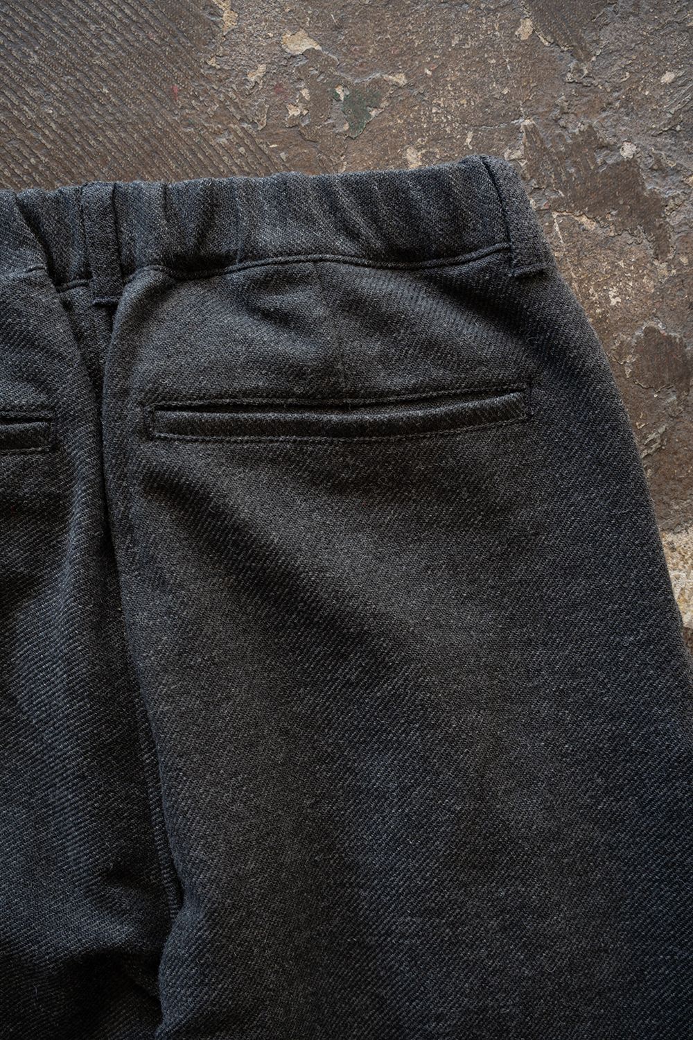 【26AW】コットン×ウールカルゼ2タックイージーパンツ(GREY)