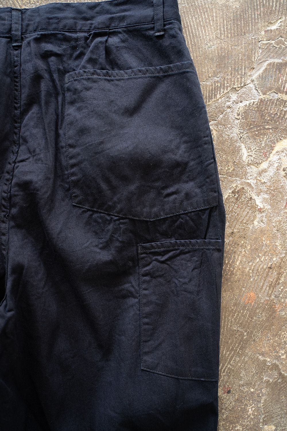 新品タグ付 STILL BY HAND 25SS 1タックオックスナイロンパンツ 新品タグ付 STILL BY HAND 25SS 1タックオックスナイロンパンツ