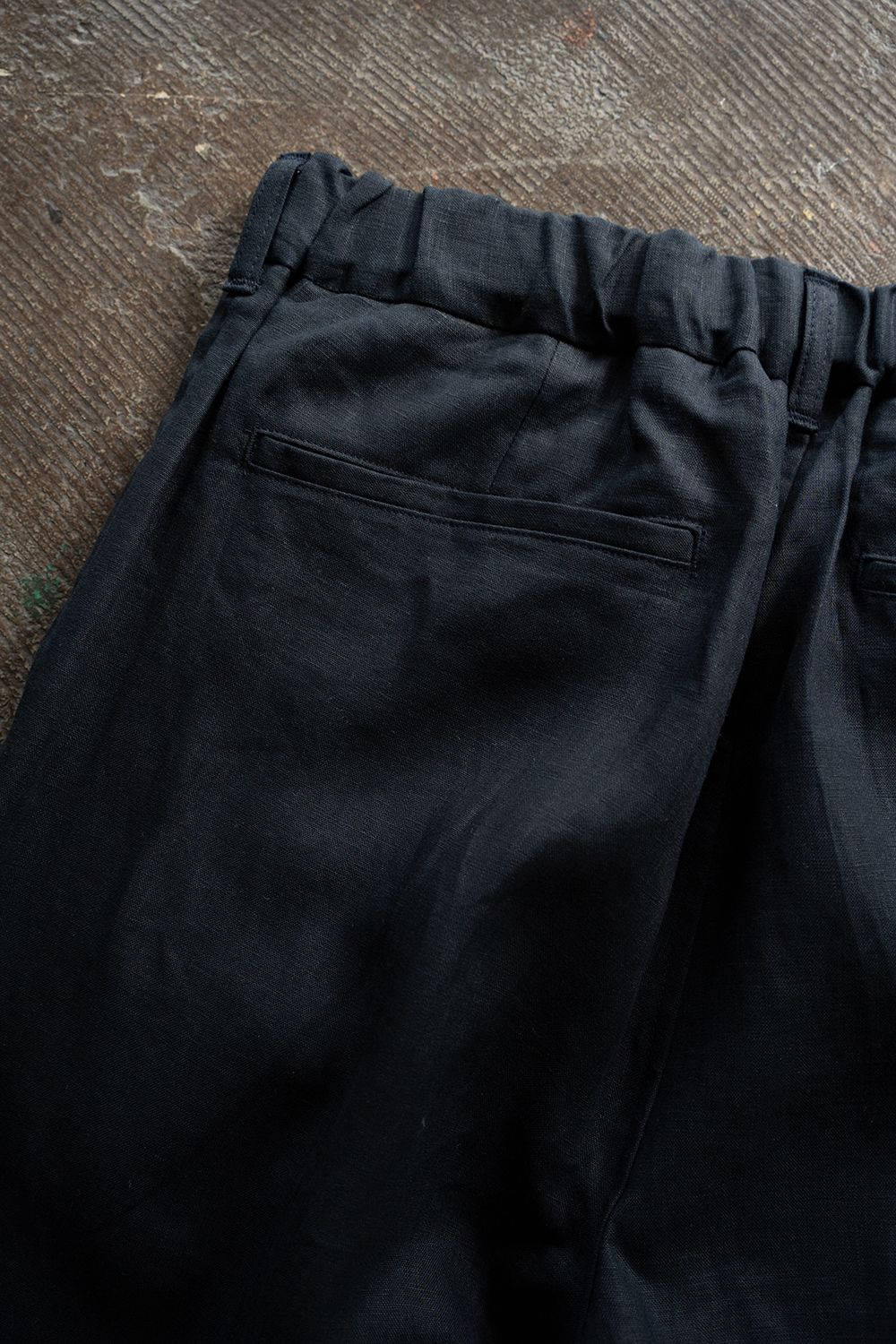 【26SS】リネン2タックテーパードパンツ(DARK NAVY)