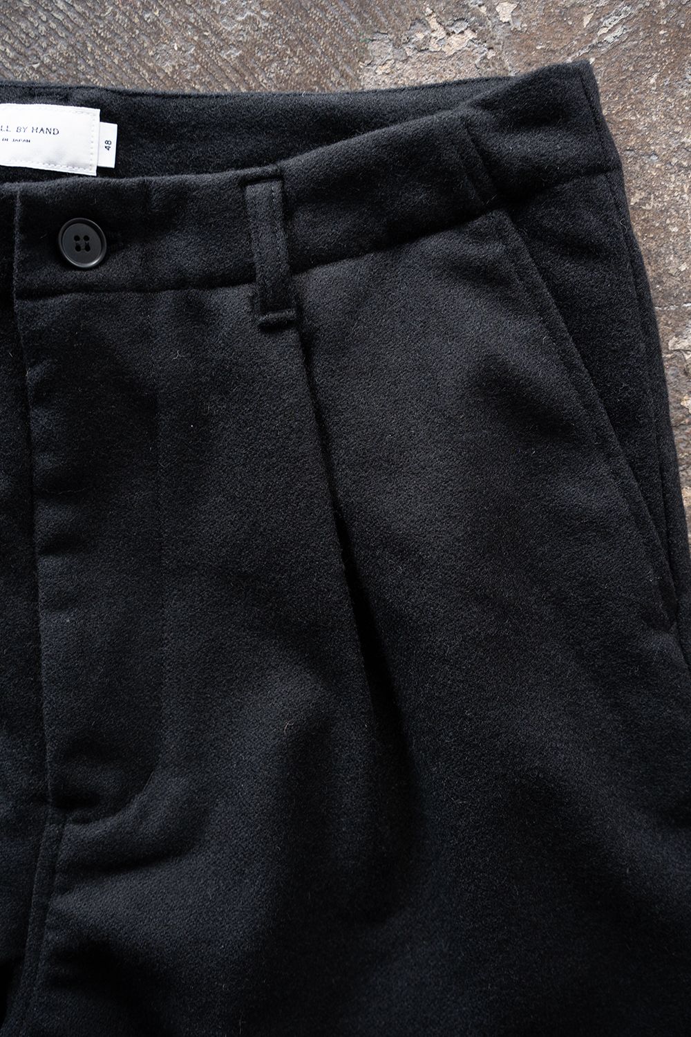 【26AW】ウール×ナイロンワンタックパンツ(BLACK)