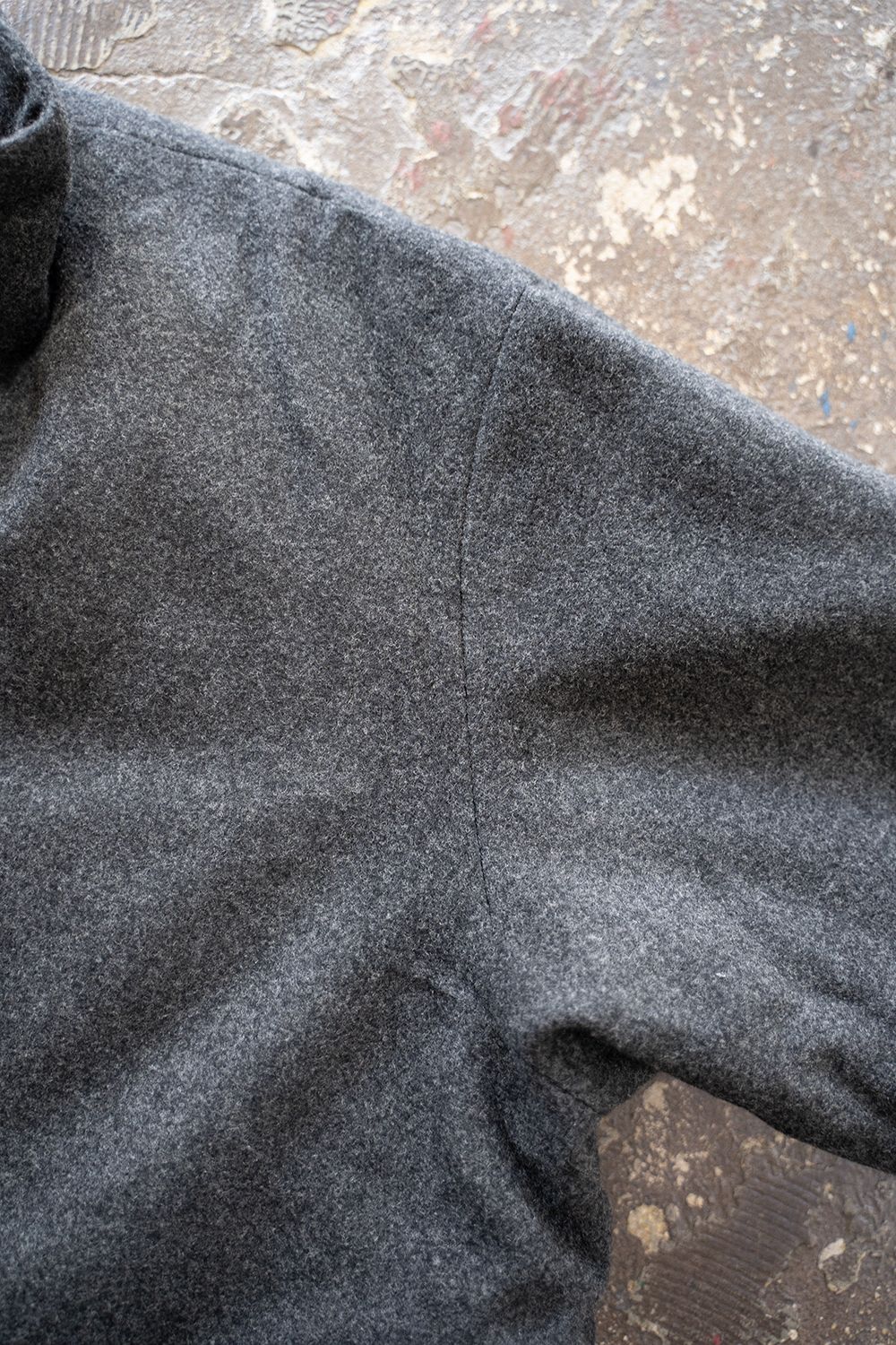 【25AW】ラムウールシンサレートスタンドカラーブルゾン(CHARCOAL)