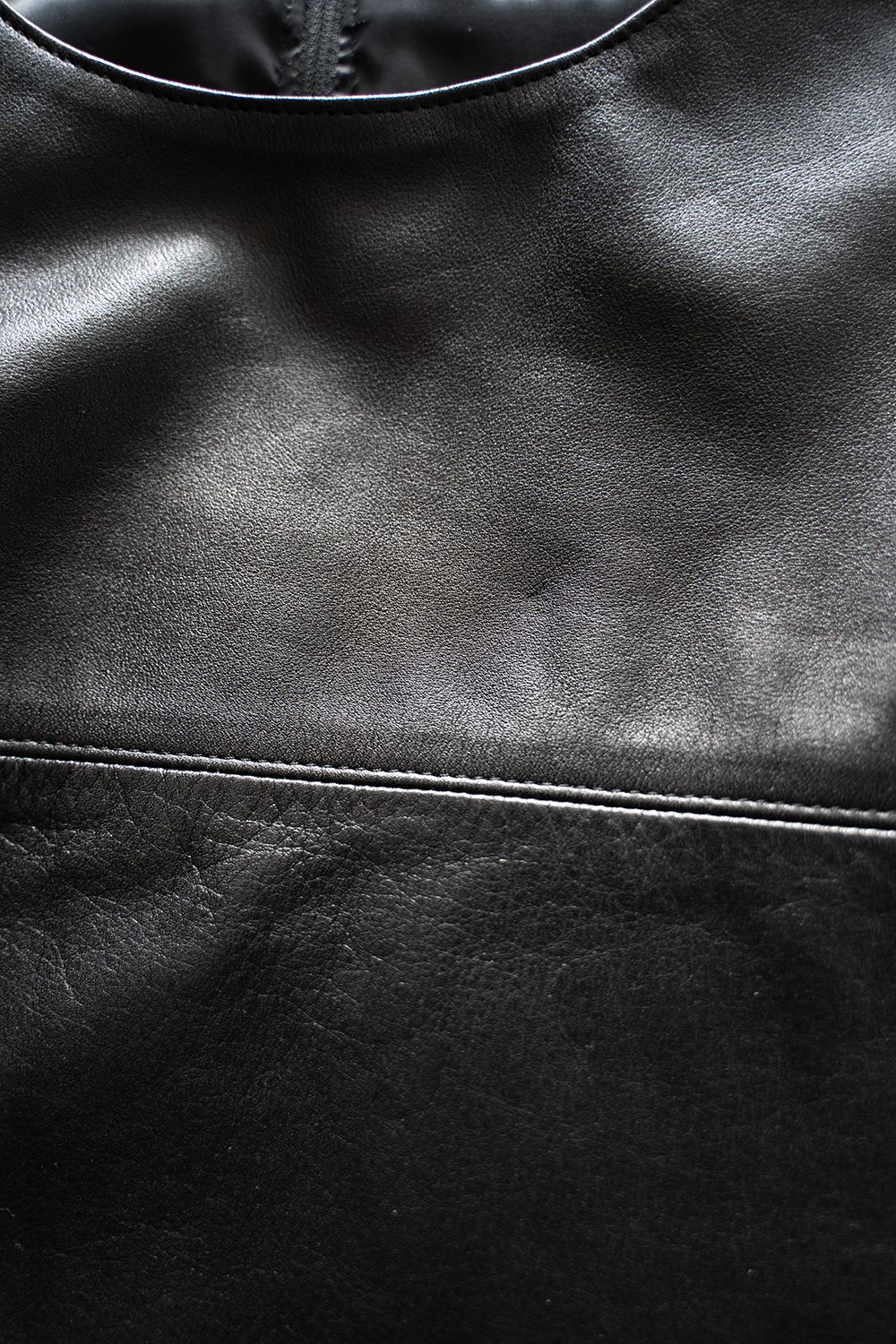 【ラスト1点】【24SS】Cow Leather P/O/カウレザープルオーバー(BLACK)
