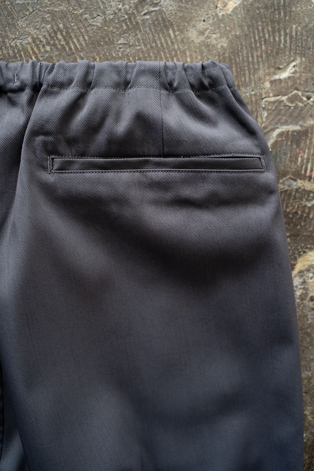 【ラスト1点】【25SS】中空ポリエステルイージーパンツ(BLUE GRAY)