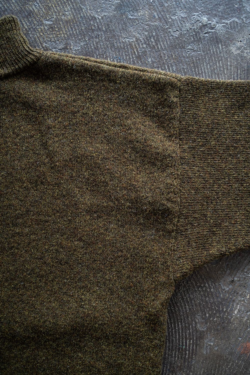 【ラスト1点】Hard twisted Shetlandwool GOB sweater(KHAKI)