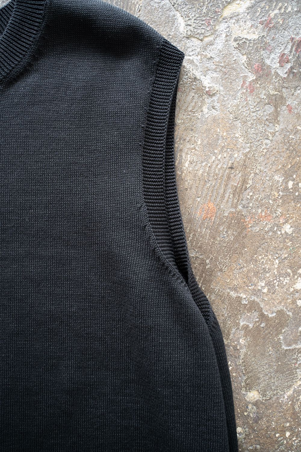 【ラスト1点】【23SS】擬麻コットンニットベスト(BLACK)