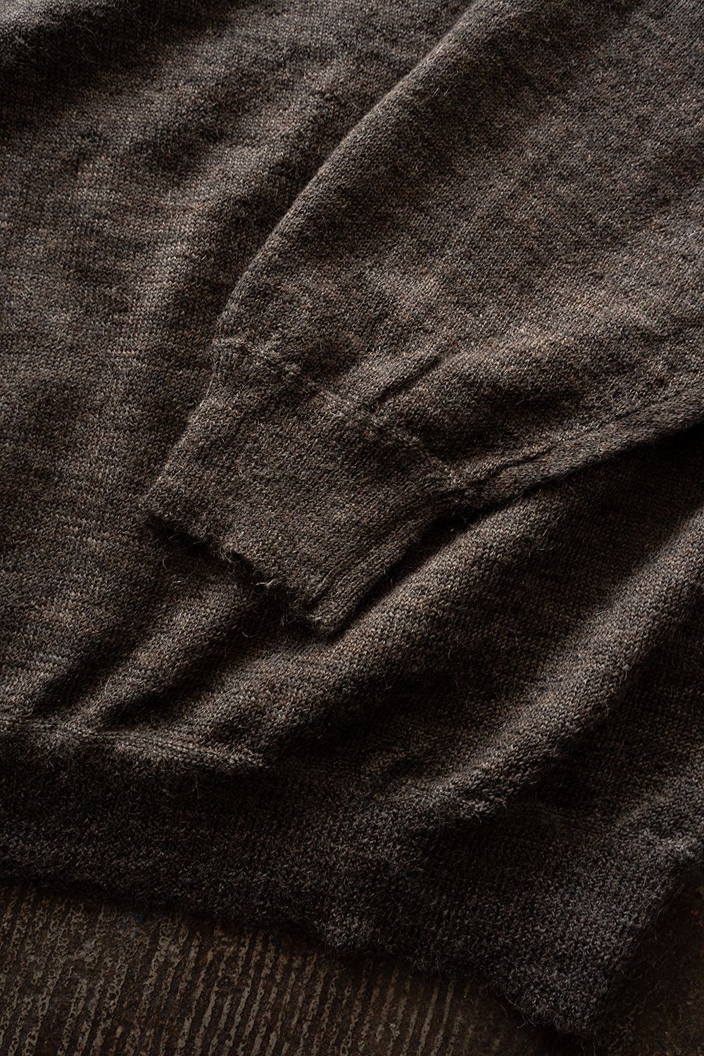 【26AW】エクストラキッドモヘア12Gニット(ASH BROWN)