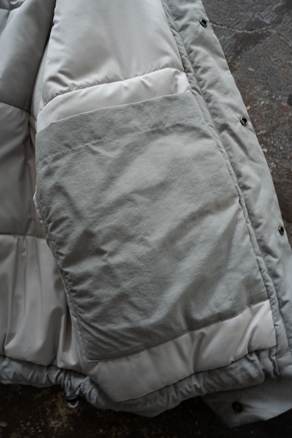 【25AW】シンサレートスタンドカラーブルゾン(ICE GRAY)