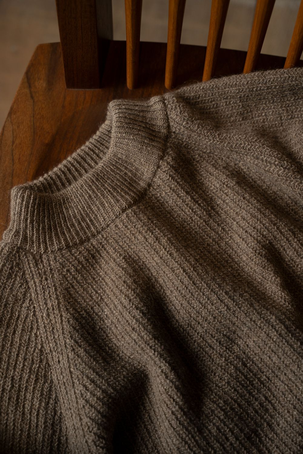 無染色ローカシミヤセーター(原毛茶)