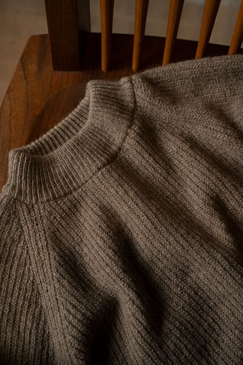 無染色ローカシミヤセーター(原毛茶)