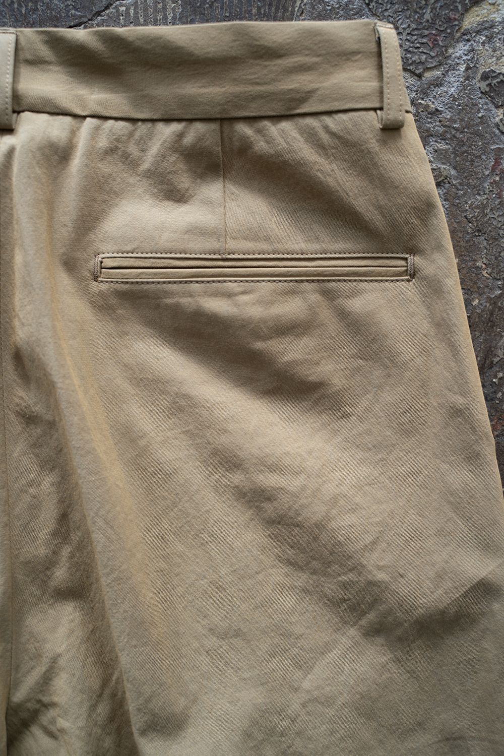 【ラスト1点】【23SS】コットンバーバリークロスセンタープレススラックス(BEIGE)