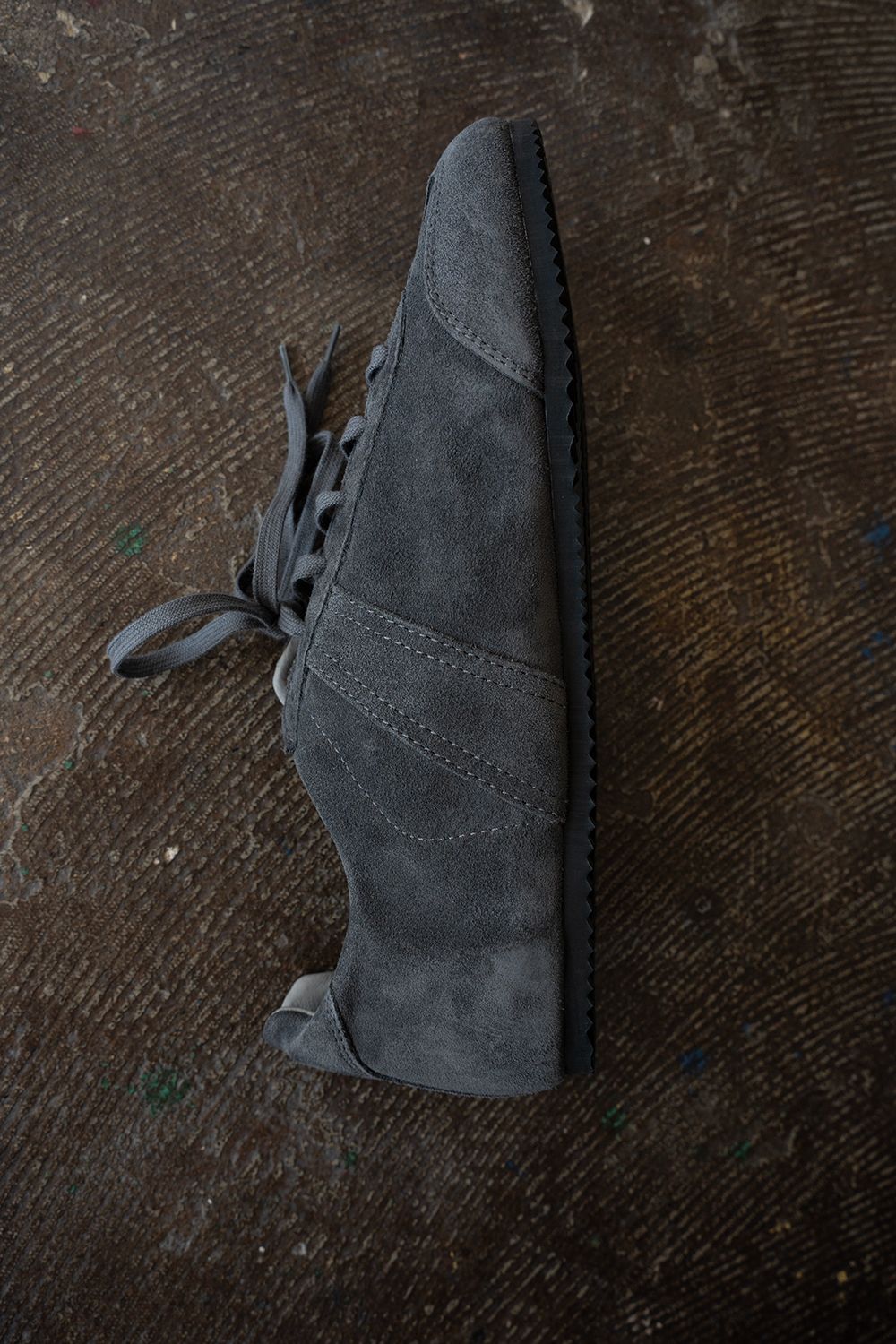【26AW】REPRODUCTION OF FOUND×STILL BY HAND Sneaker '26 スウェードスニーカー(CHARCOAL)