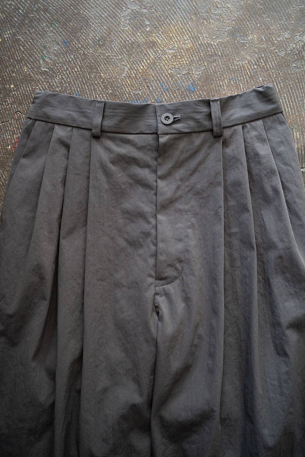 【ラスト1点】【24AW】3 Pleat Nylon Pants(GRAY)
