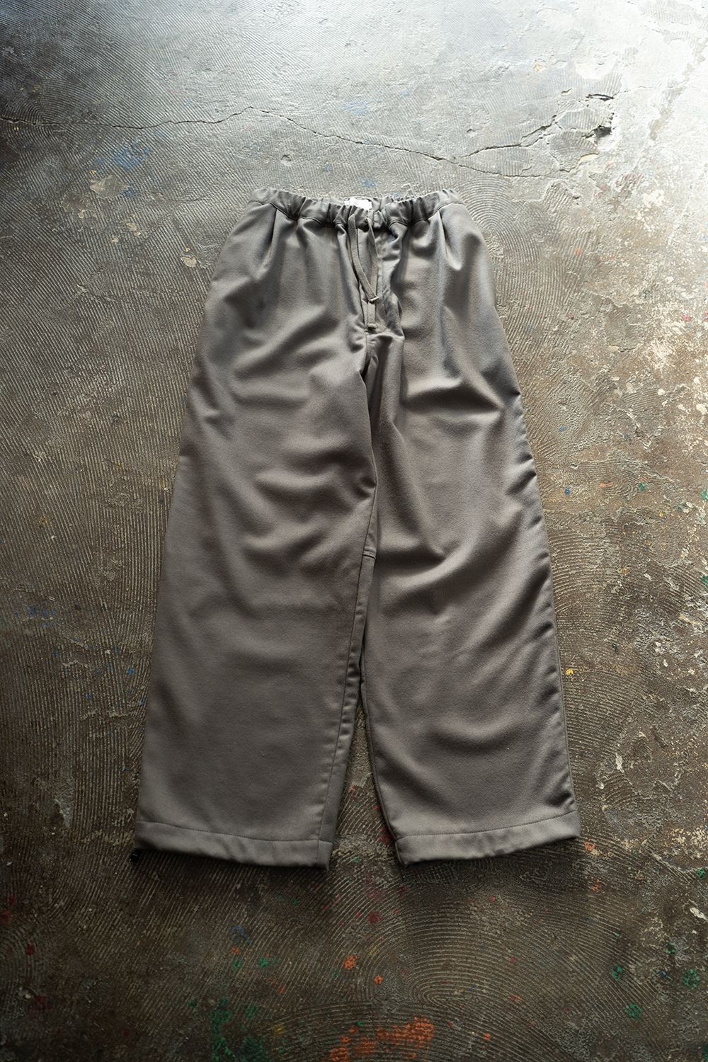 【25AW】サキソニーイージーパンツ(GREIGE)