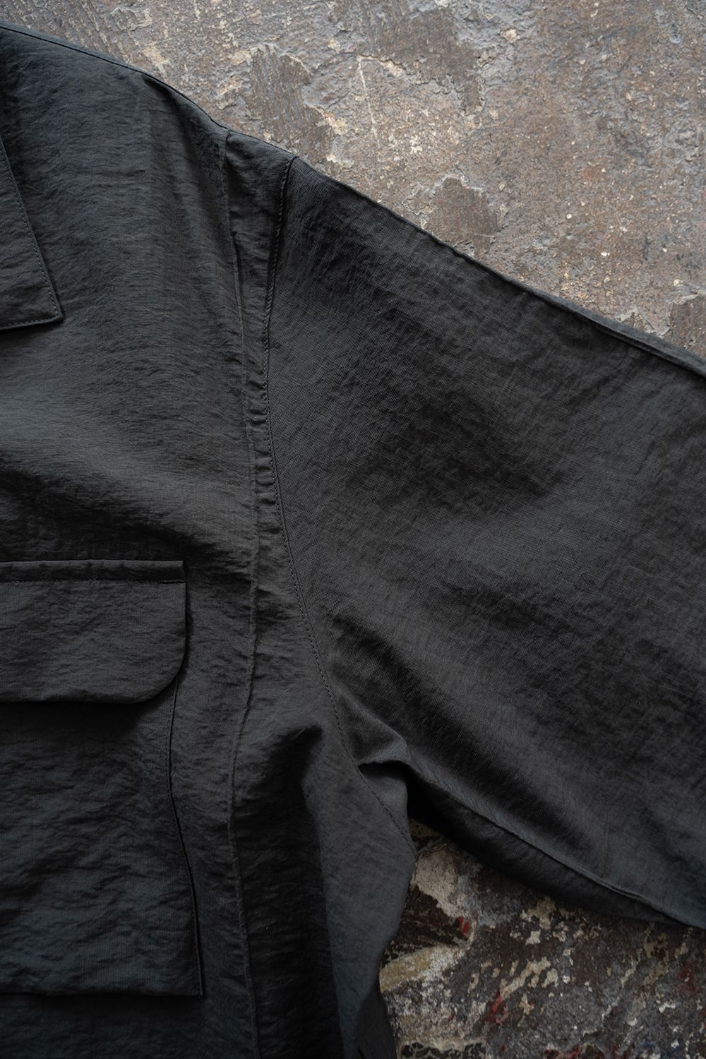 【26SS】ピンタックオープンカラー半袖シャツ(CHARCOAL)