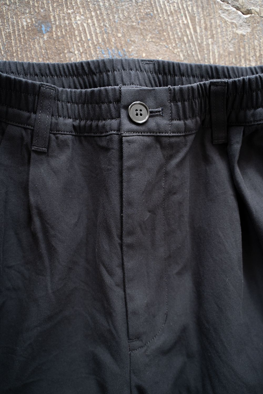 【ラスト1点】【22AW】2タックギャバジンパンツ(BLACK NAVY)