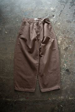 【25AW】フェードカラーデニムワンタックパンツ(BROWN)
