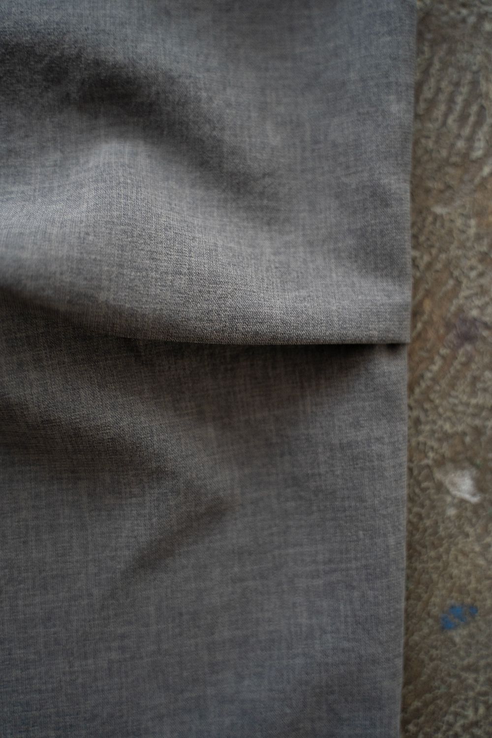 【ラスト1点】【24SS】強撚ポリエステルニータックイージーパンツ(GRAY)