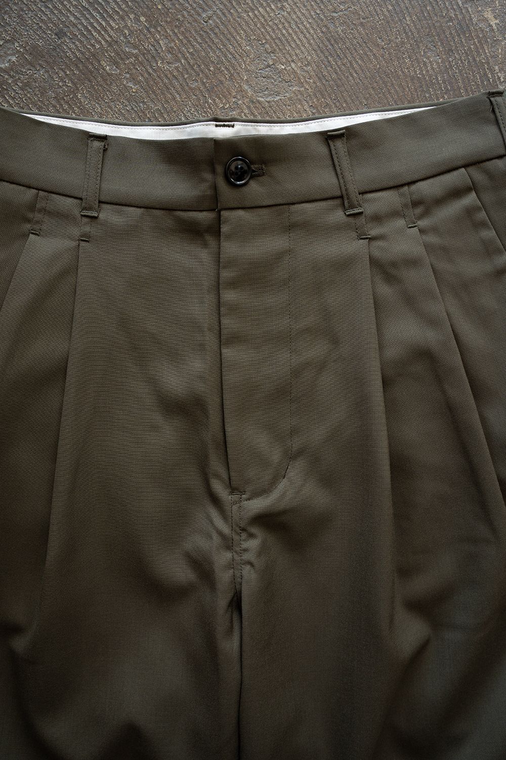 【26SS】Super120'sウールハーフパンツ(OLIVE)