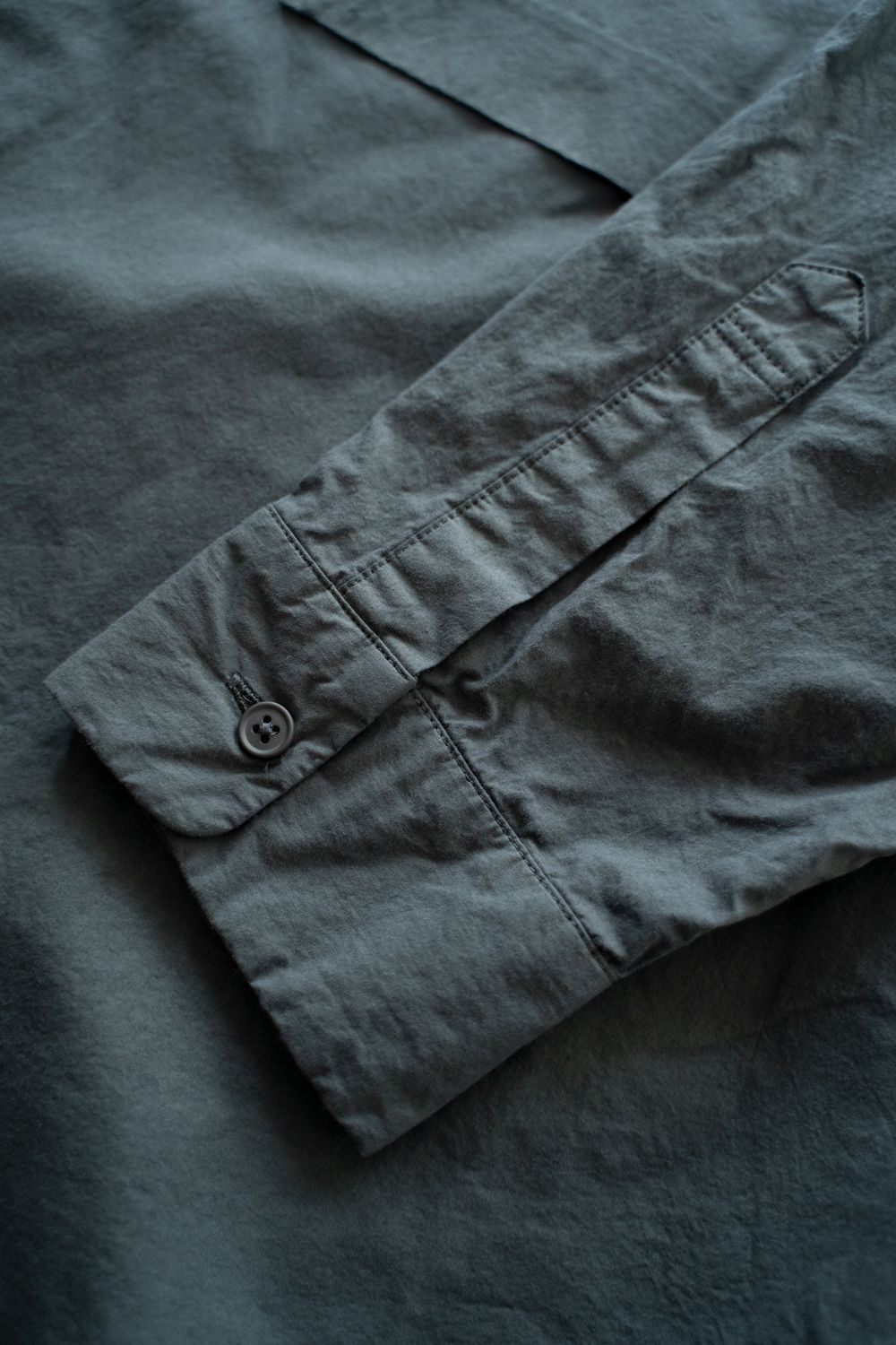 【ラスト1点】【25AW】ガーメントダイオーバーシャツ(BLUE GREY)