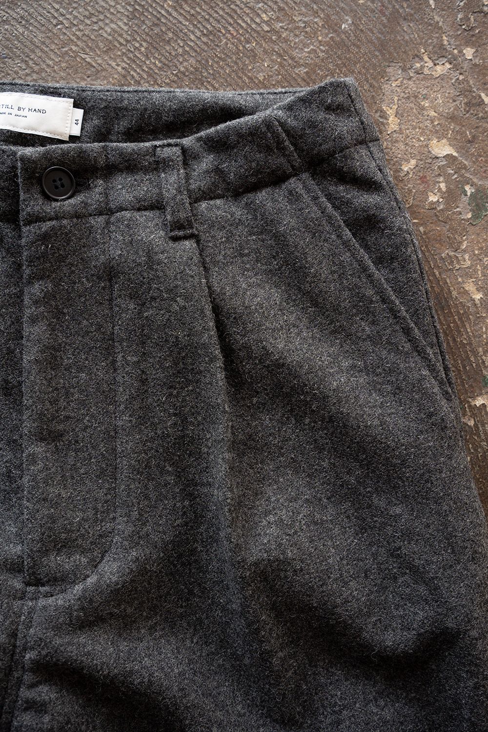 【26AW】ウール×ナイロンワンタックパンツ(GRAY)