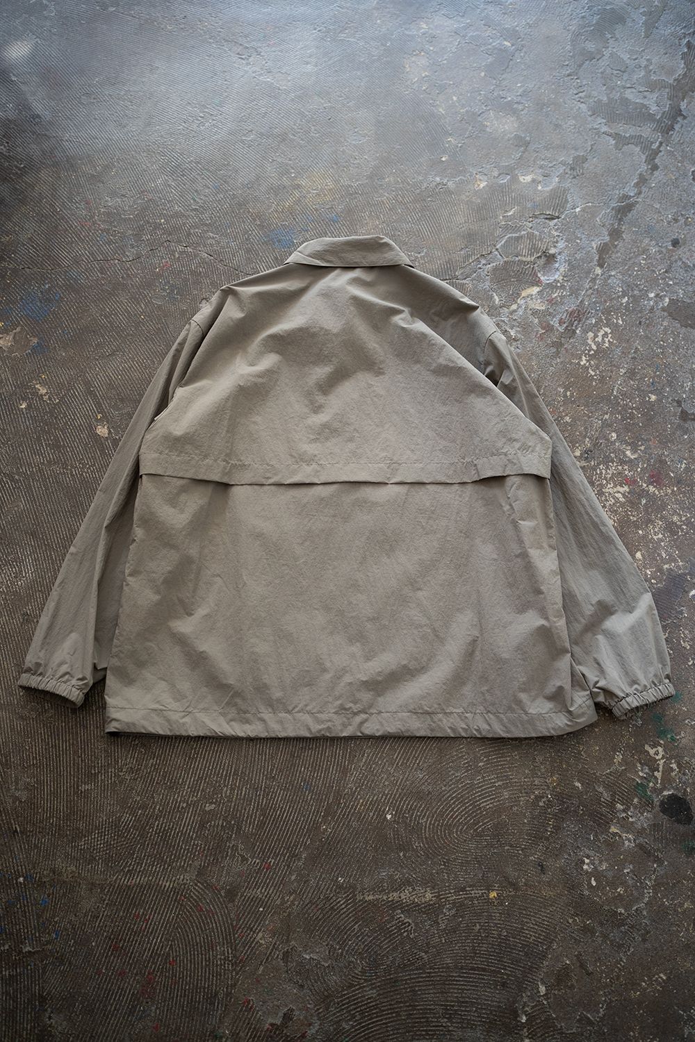 【ラスト1点】【24AW】撥水ナイロンパッカブルアノラック(KHAKI BEIGE)