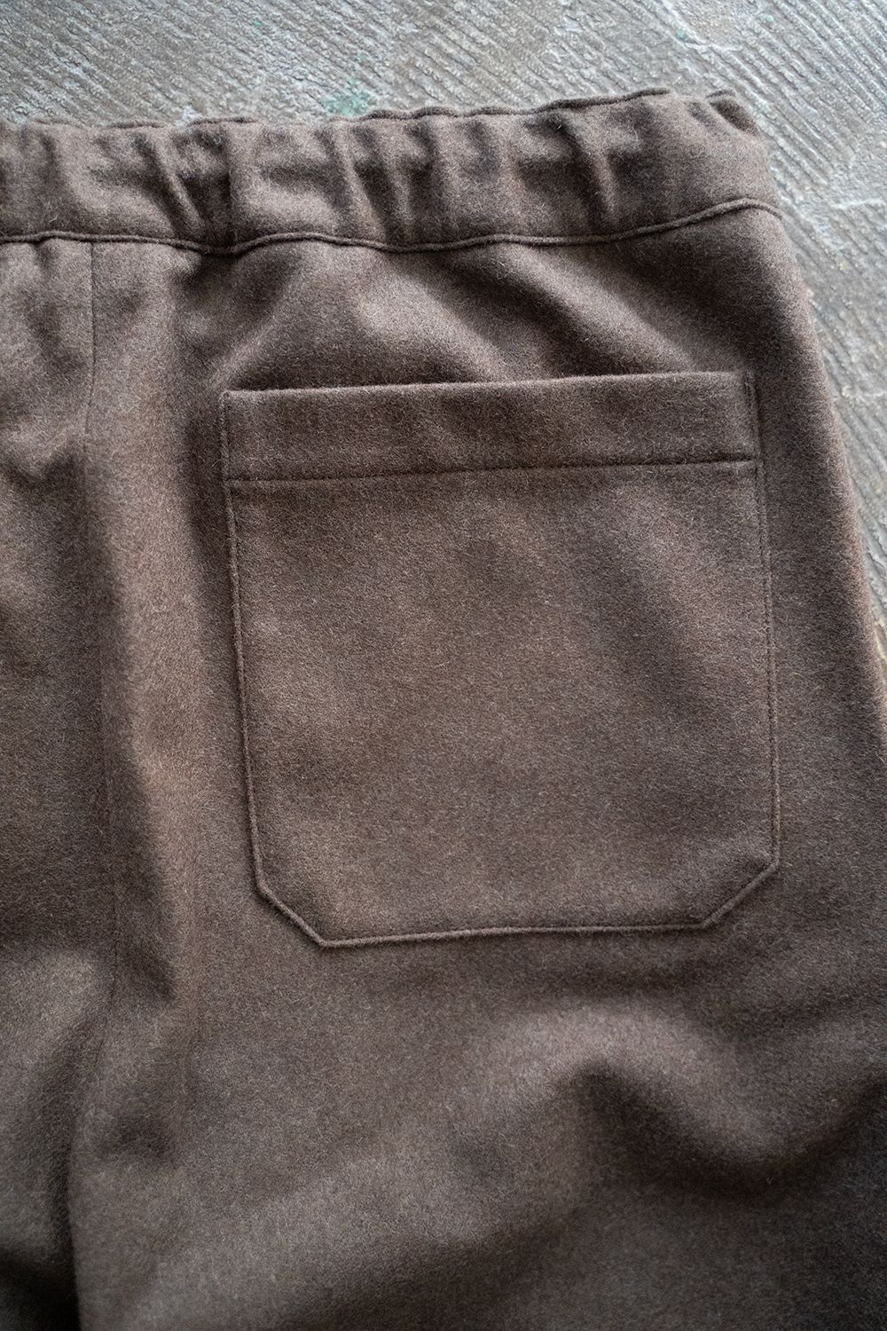 【22AW】ウールフラノイージーパンツ(BROWN)