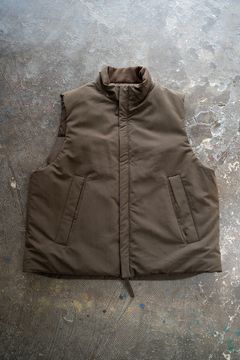 【ラスト1点】【24AW】撥水シンサレートスタンドカラーベスト(BROWN)