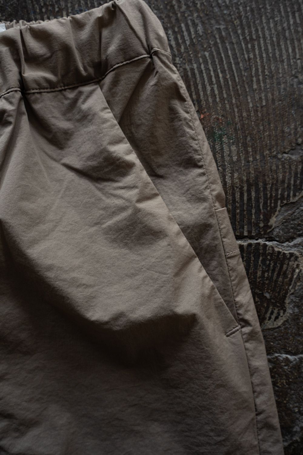 【26SS】ストレッチナイロンハーフパンツ(GREIGE)