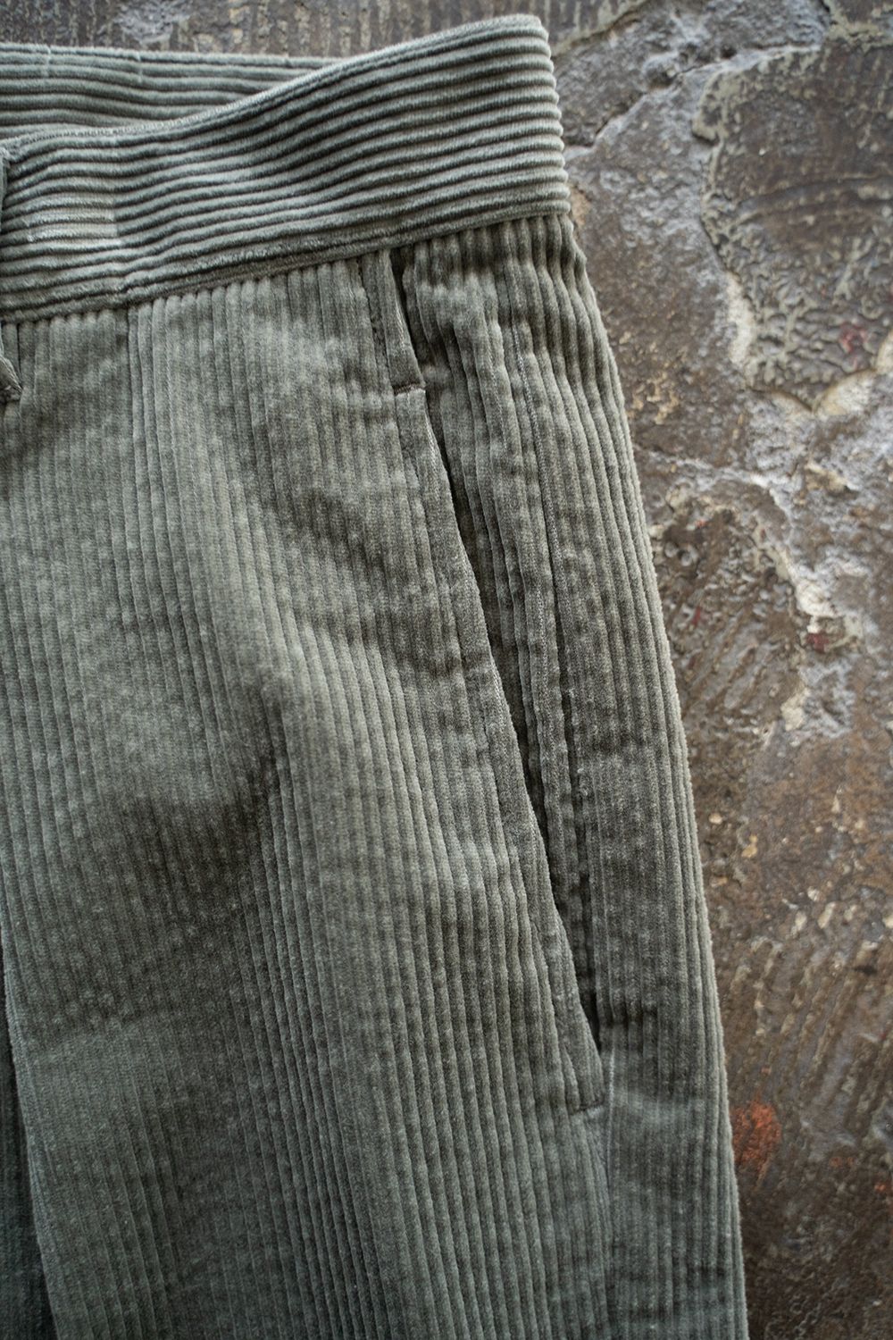 【24AW】Sucker Cord Tuck Pants/サッカーコーデュロイタックパンツ(KHAKI)