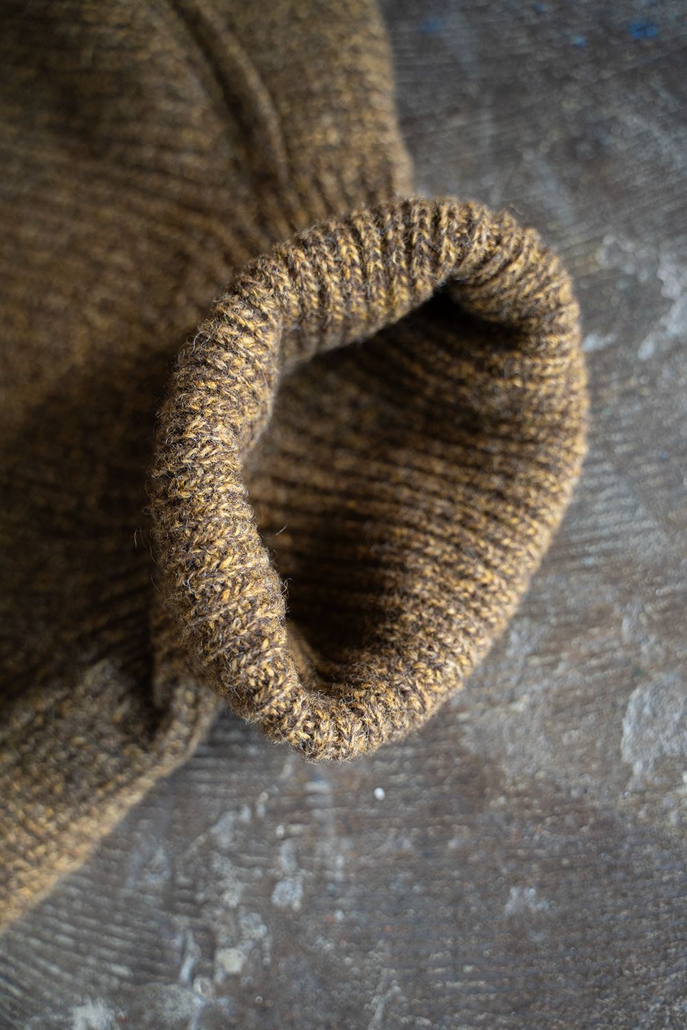 【ラスト1点】brushed yak/Shetland wool turtle neck sweater(MARRON)