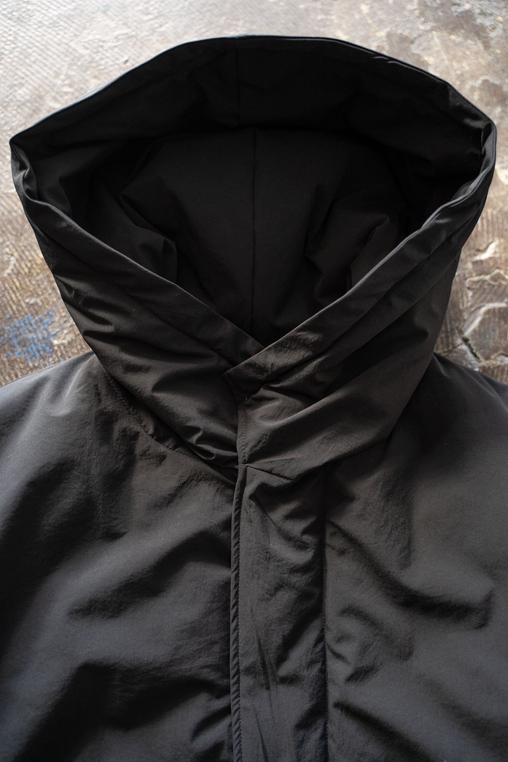 STILL BY HAND - 【ラスト1点】【24AW】シンサレートフーデッド